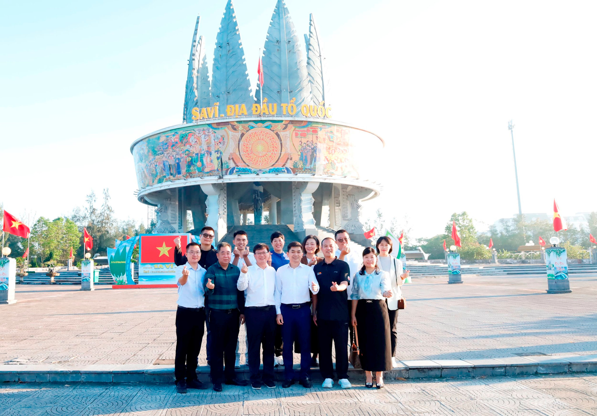 doan-di-tham-khao-sat.jpeg