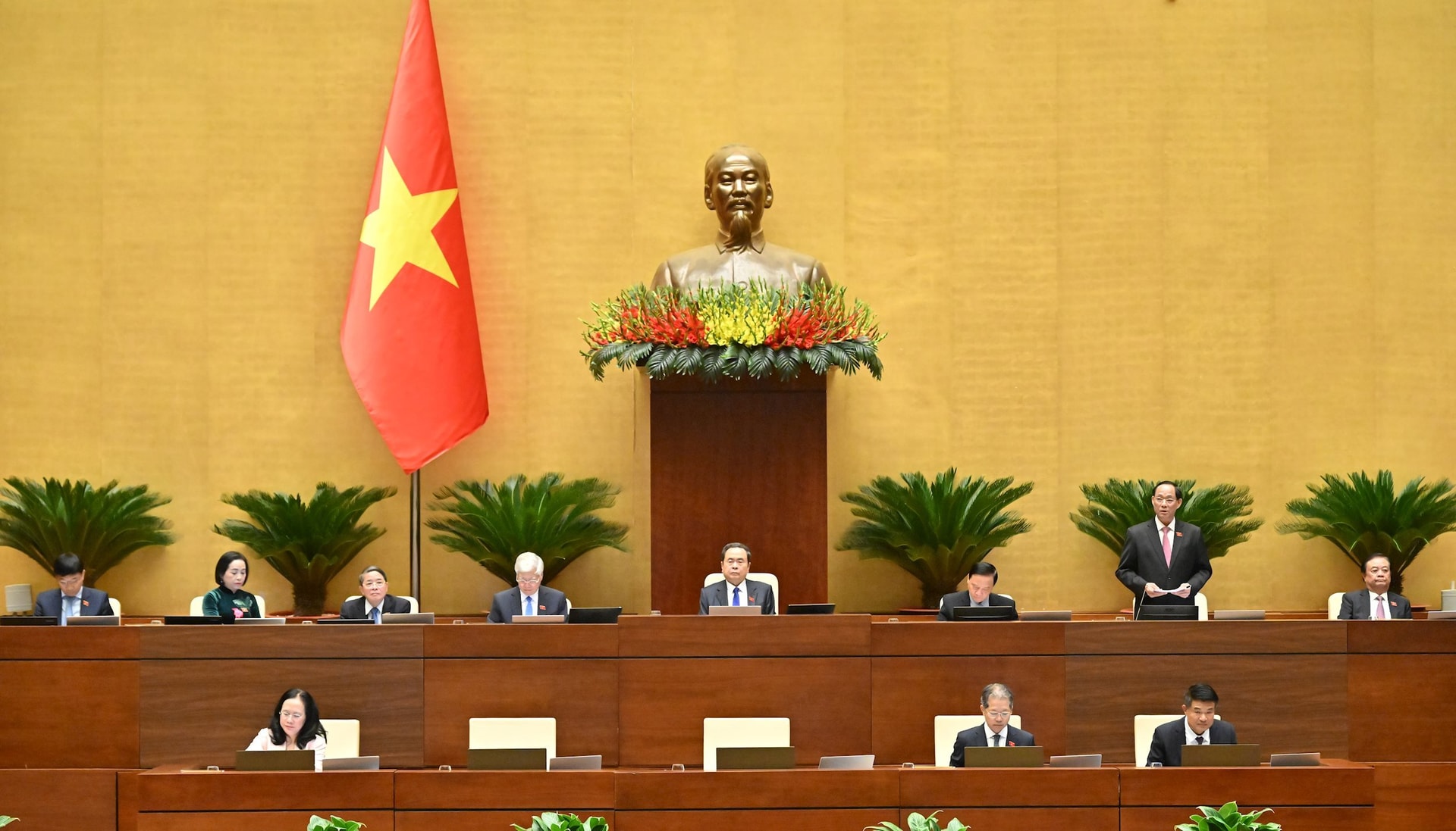 pho-chu-tich-quoc-hoi-tran-quang-phuong-dieu-hanh-phien-hopvqk_0459.jpg