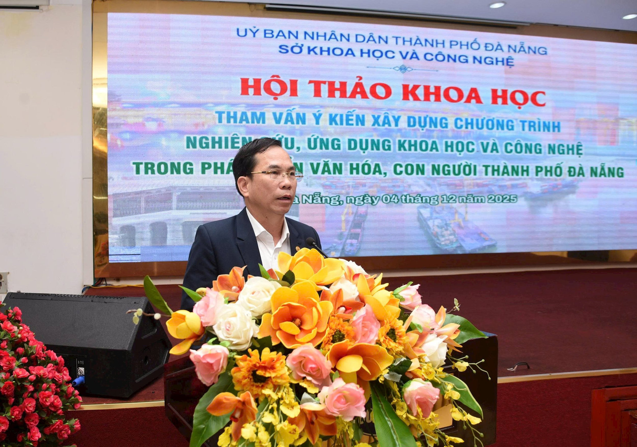 4-12-hoi-thao9.jpg