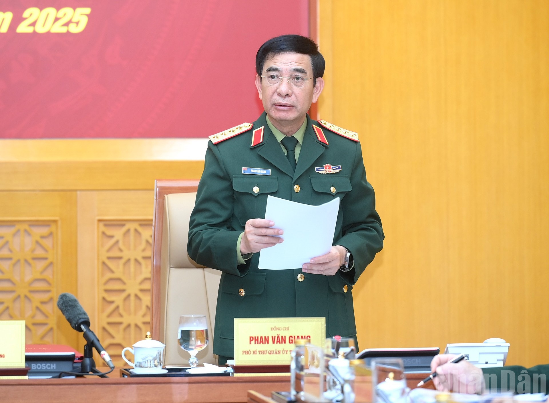 ndo_br_a8-bnd-0268.jpg