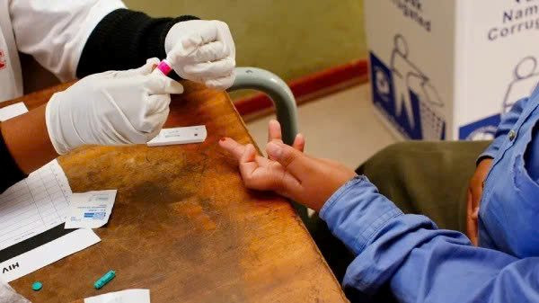 7-12-hiv12.jpg