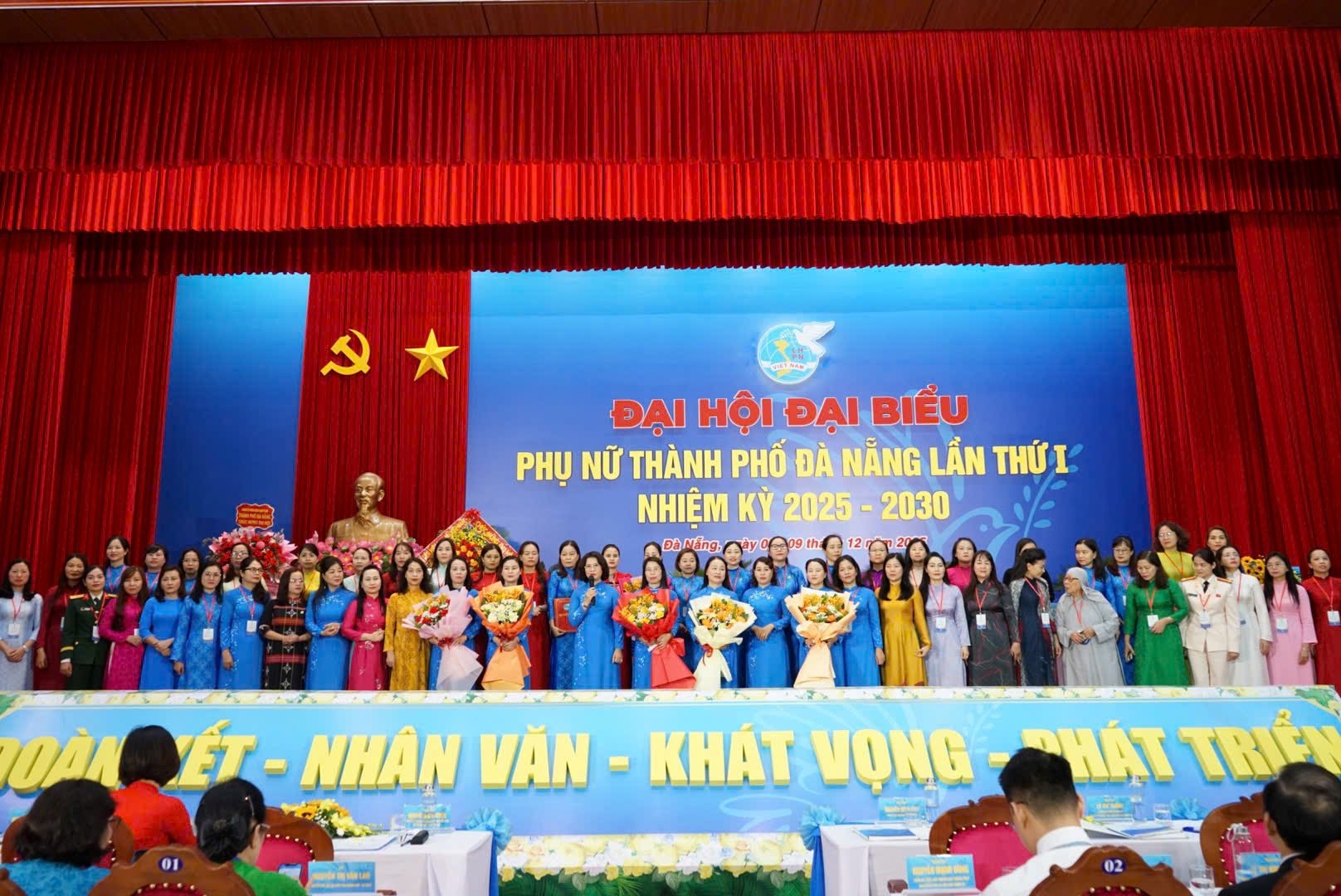 9-12-dh-phu-nu13.jpg