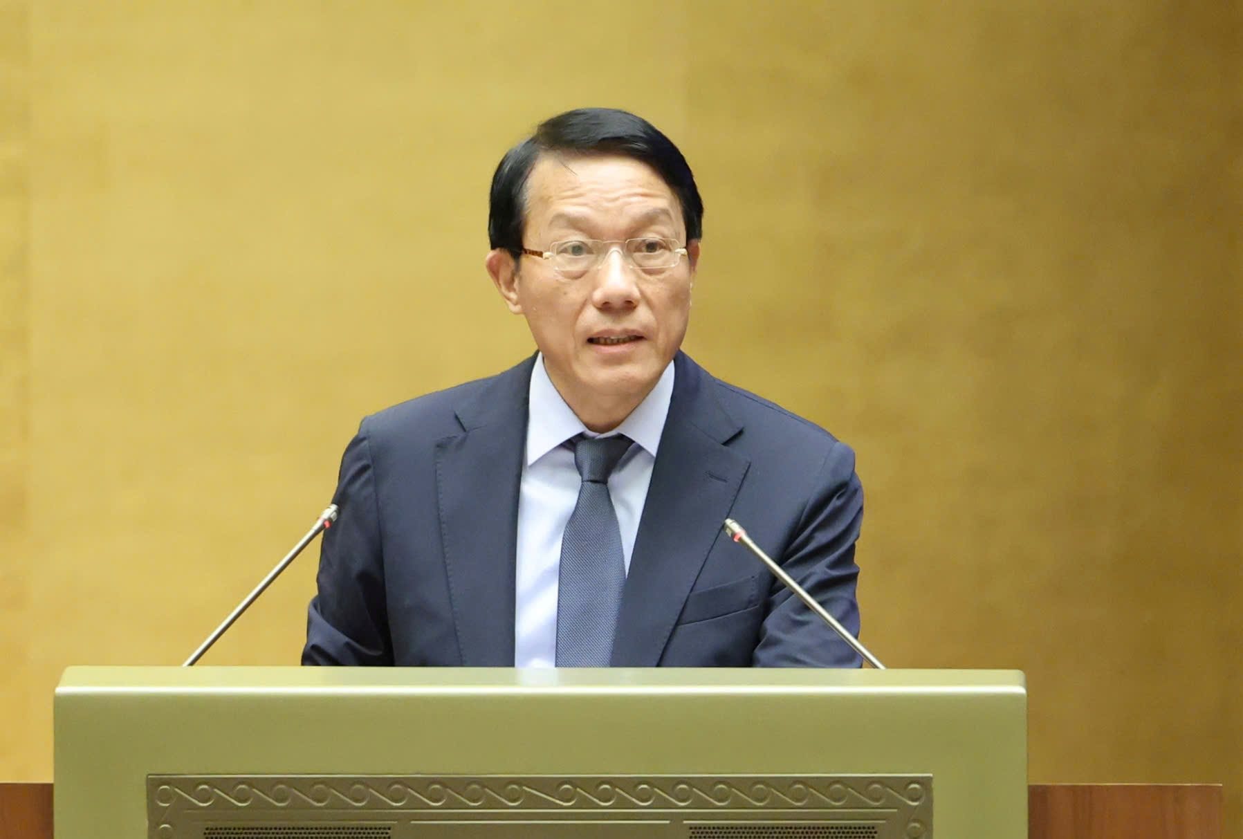 bo-truong-bo-cong-an-luong-tam-quang-thua-uy-quyen-cua-thu-tuong-chinh-phu-trinh-bay-bao-cao-cong-tac-phong-chong-toi-pham-va-vi-pham-phapluat-nam-2025.jpg