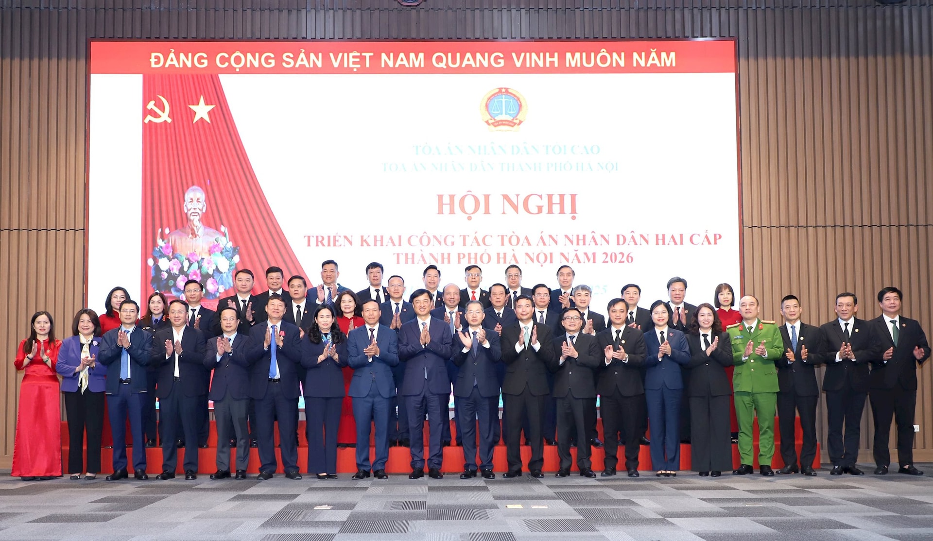 chup-anh-luu-niem.jpg