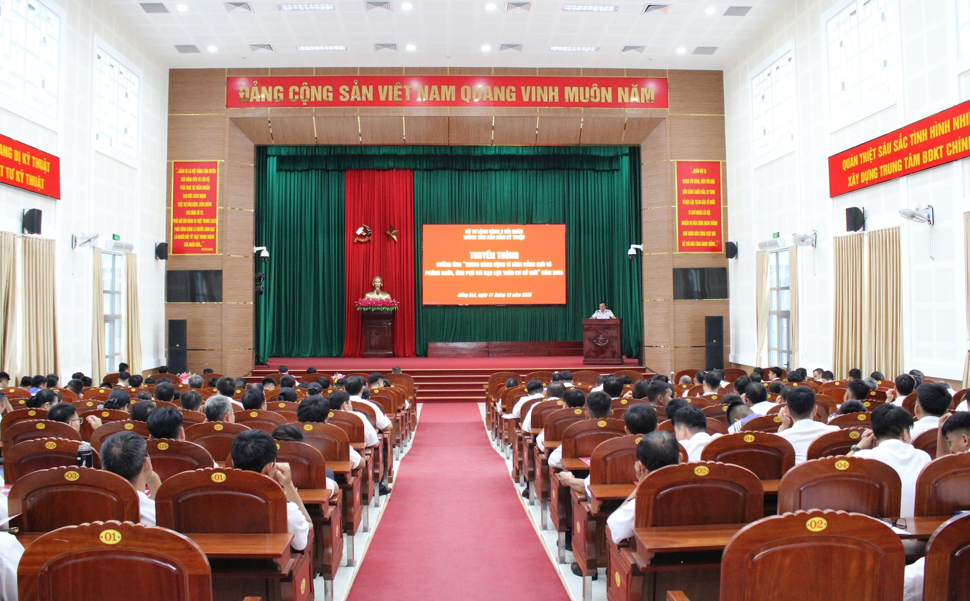 anh-3.-quang-canh-buoi-truyen-thong.jpg