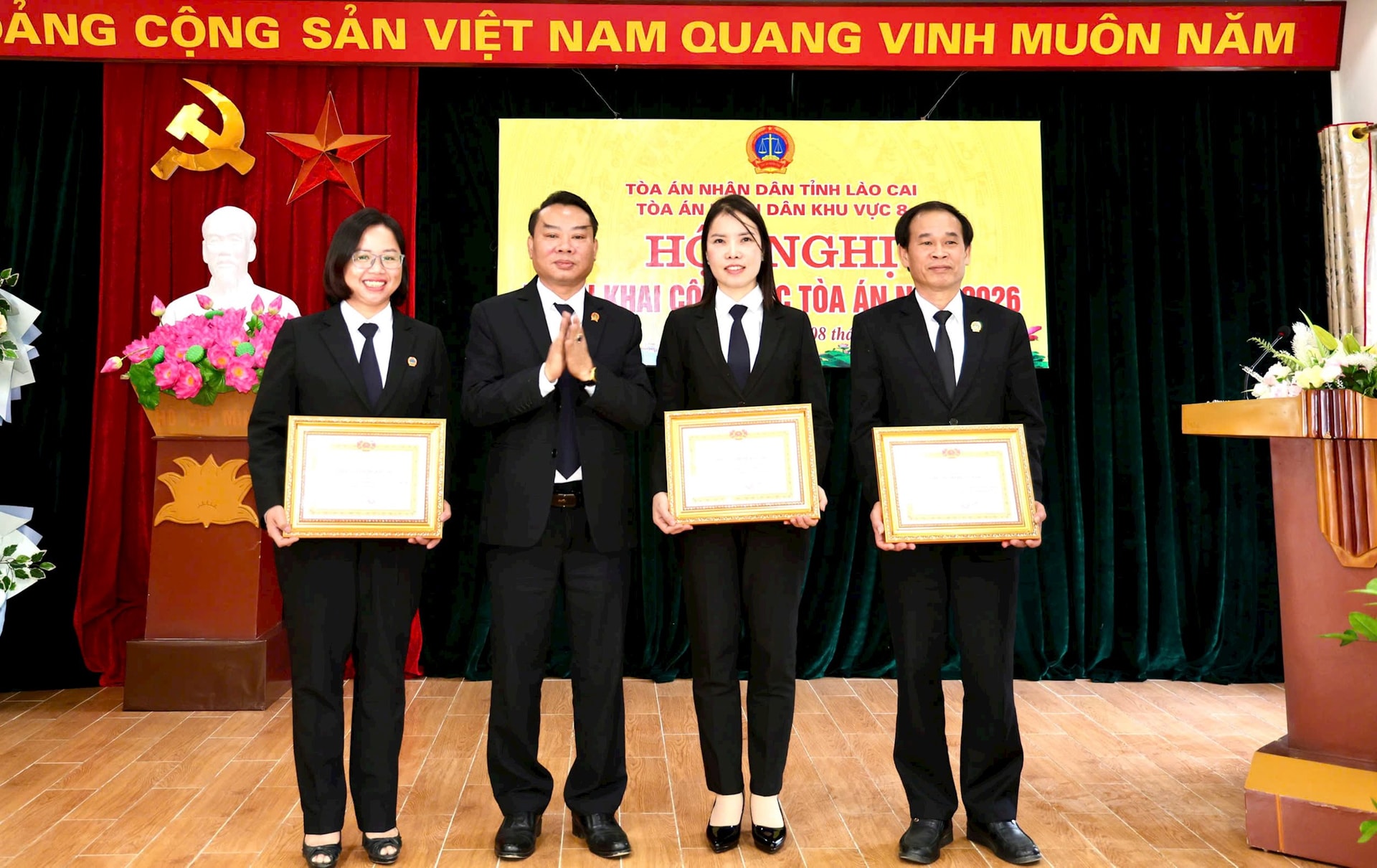 nhan-giay-khen.jpg