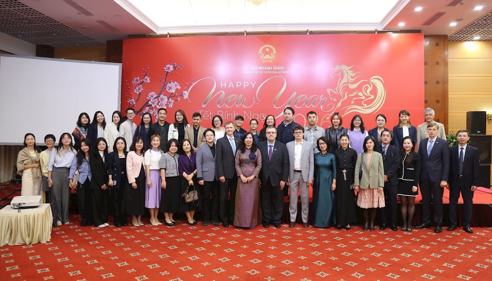 bo-ngoai-giao-gap-mat-cac-co-quan-dai-dien-ngoai-giao-va-bao-chi-nuoc-ngoai-thuong-tru-tai-viet-nam4.jpg