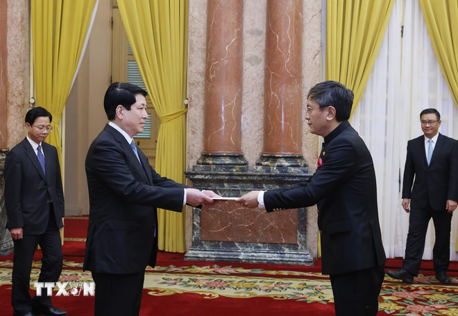 ttxvn-chu-tich-nuoc-dai-su-an-do-tshering-w-sherpa-trinh-quoc-thu-12-1.jpg