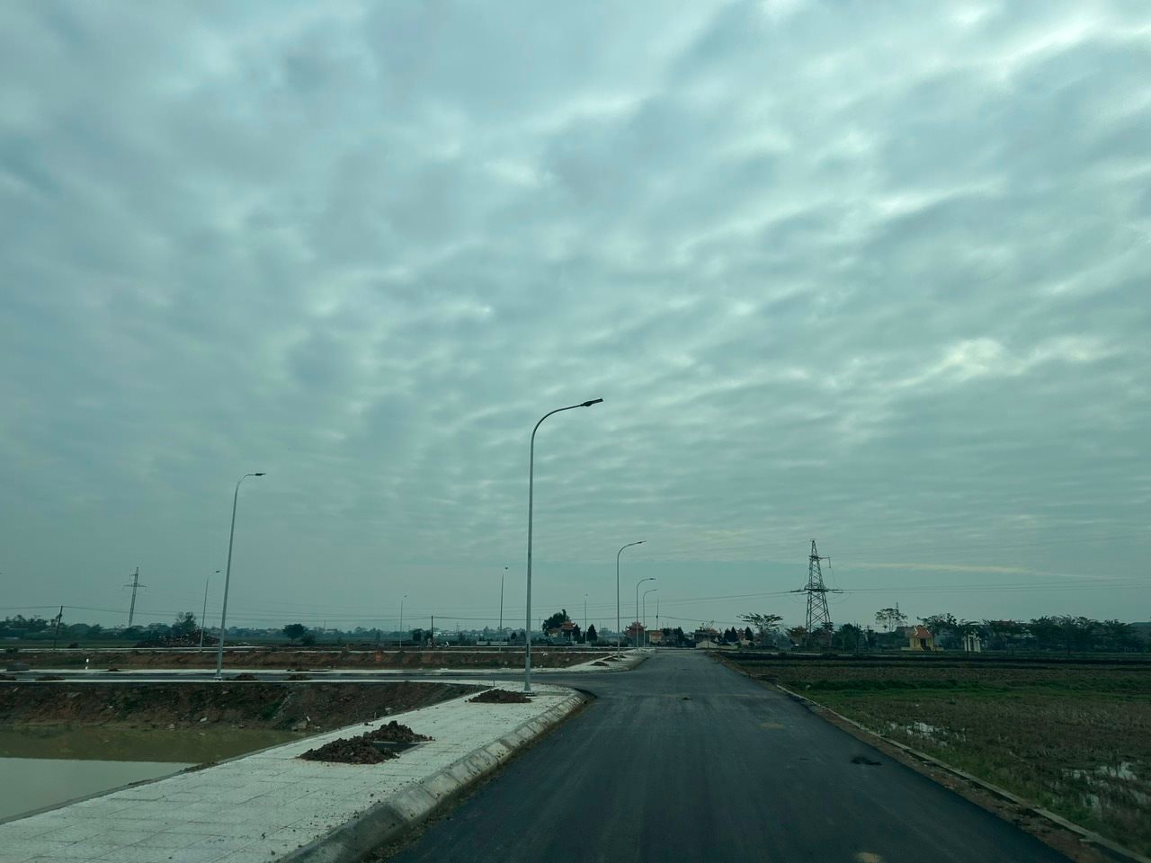 hientrang.jpg