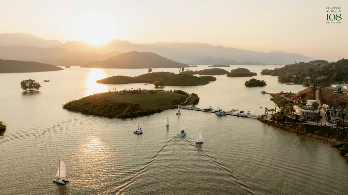 Flamingo Yachting Club: Hải trình triệu đô giữa thiên nhiên nguyên bản Hồ Núi Cốc