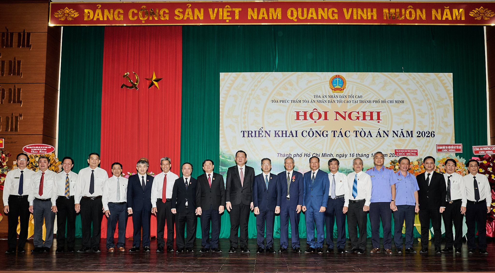 lanh-dao-1.jpg