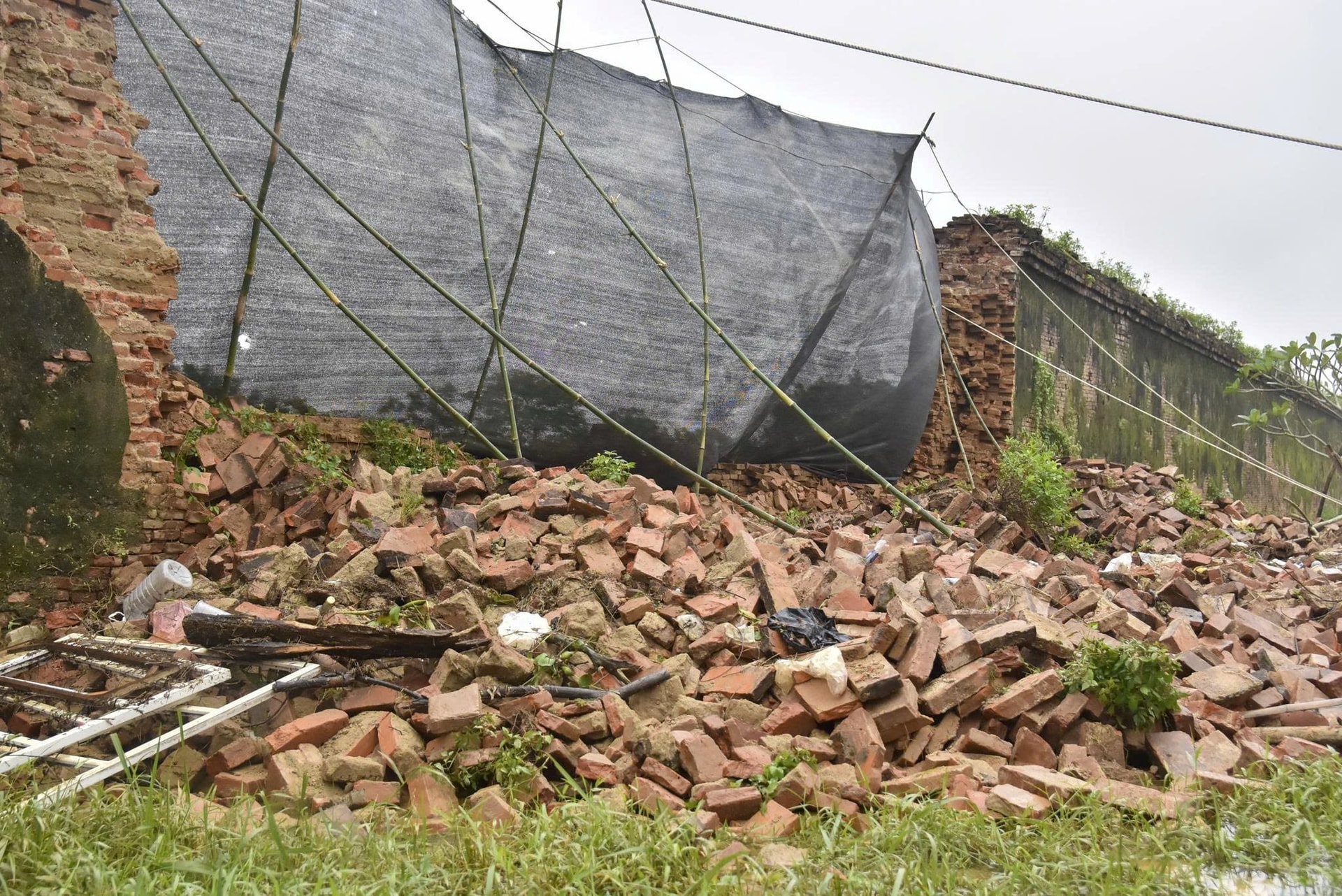 Khởi công công trình khắc phục sập tường Hoàng thành Huế