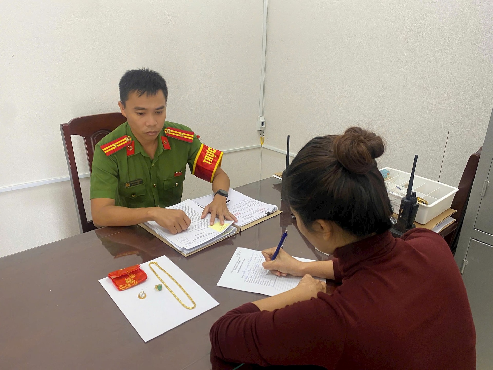 Bắt nhanh đối tượng trộm 19 chỉ vàng sau 4 giờ gây án