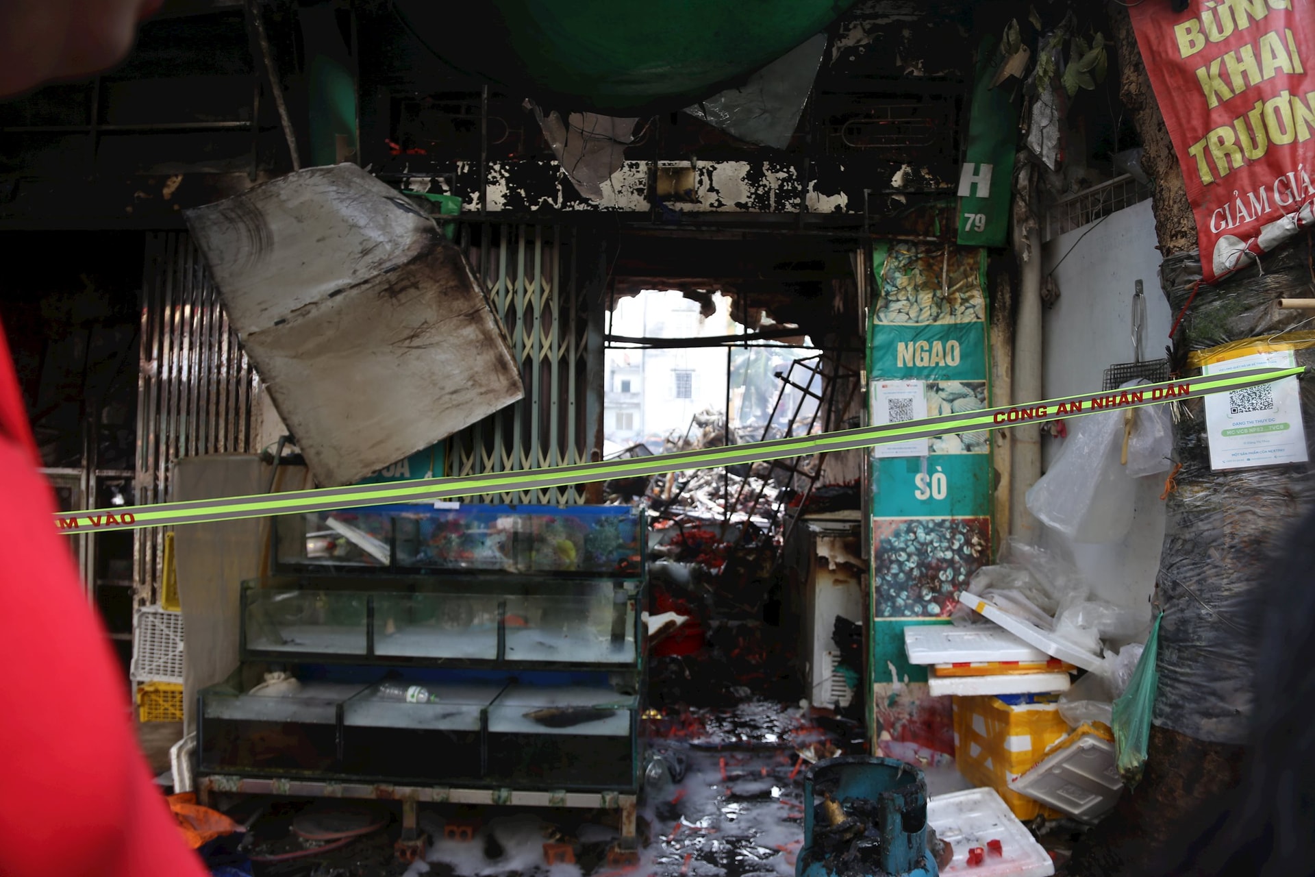 Hình ảnh chợ Xanh Định Công sau hỏa hoạn