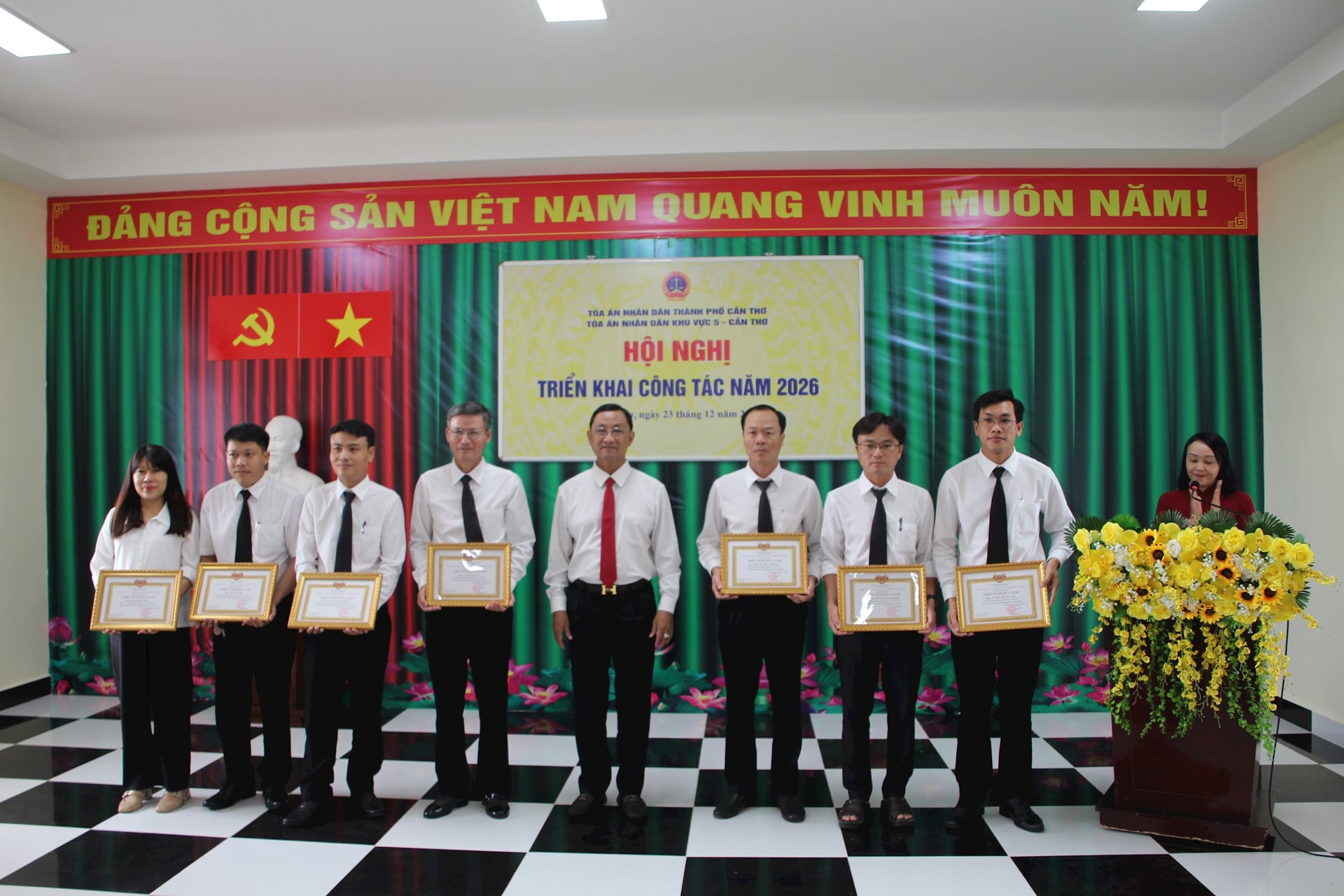 khen-thuong-1.jpg
