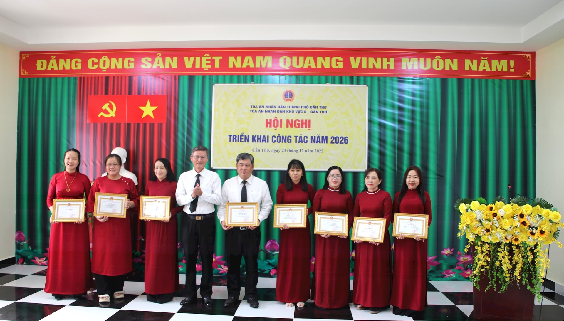 khen-thuong-2.jpg
