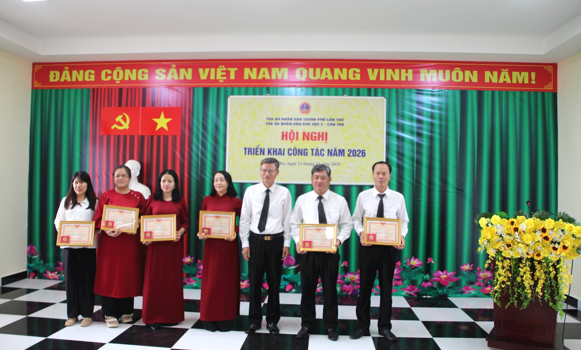khen-thuong-3.jpg