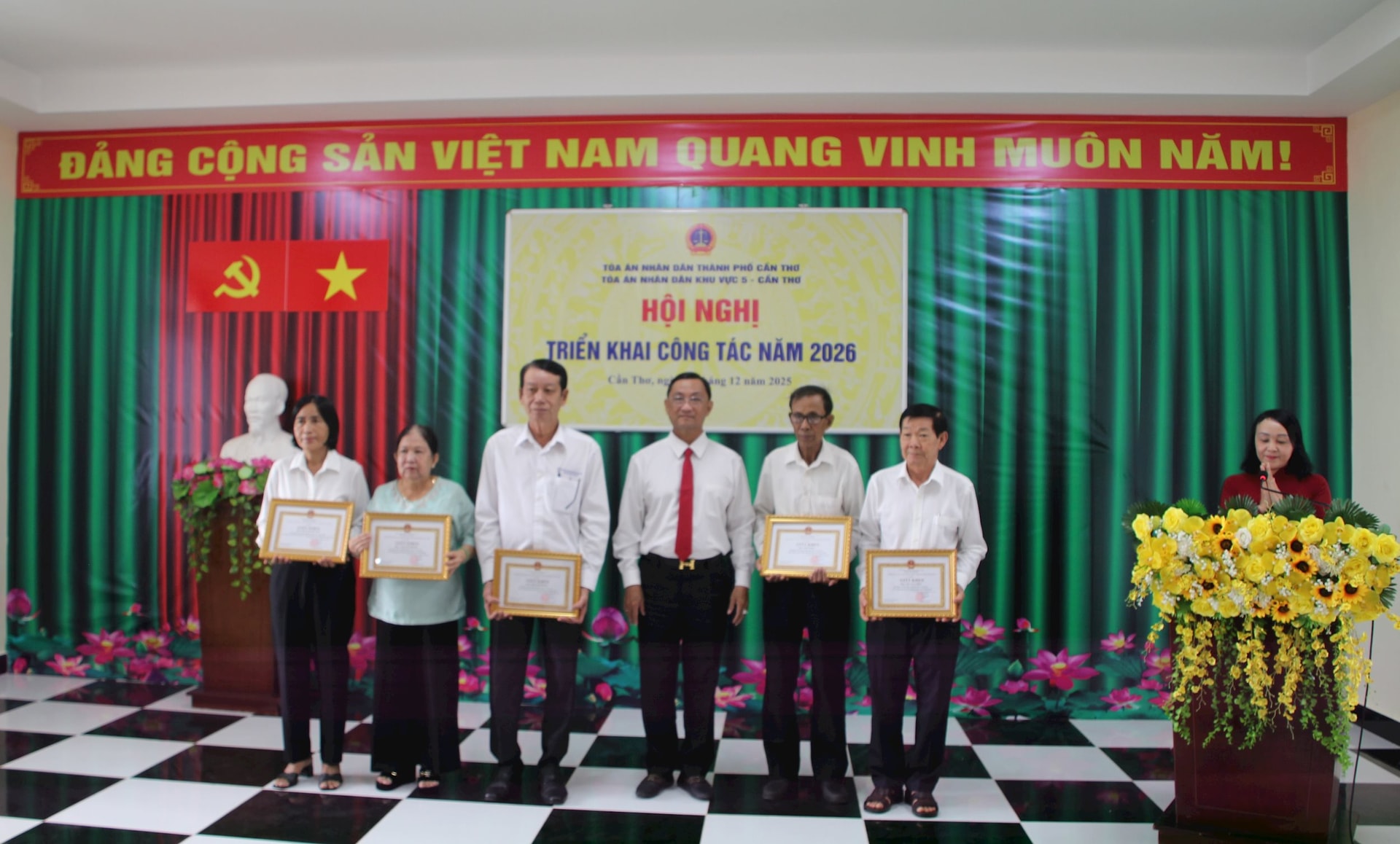 khen-thuong-4.jpg