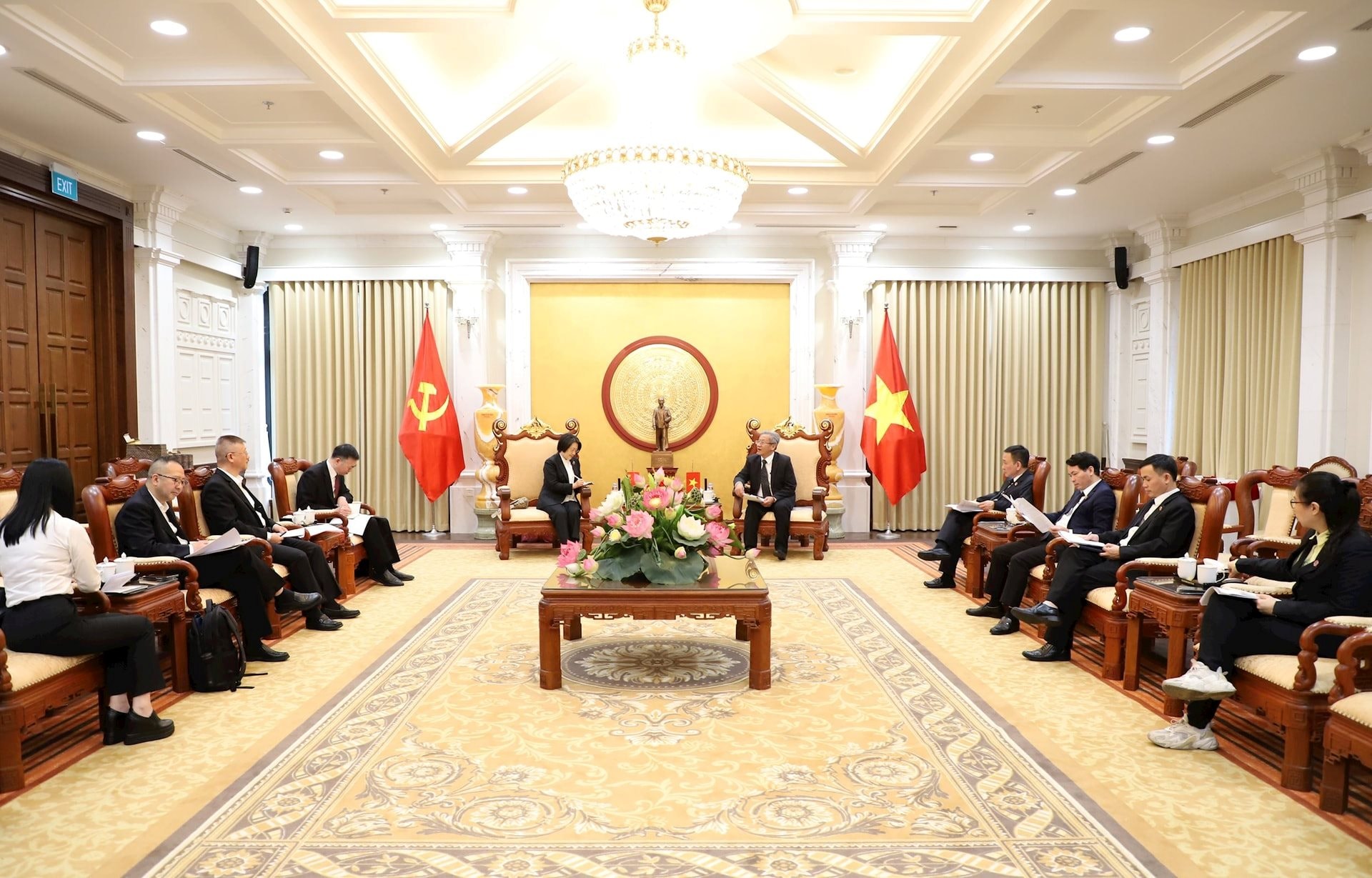 Đoàn TAND cấp cao Thượng Hải (Trung Quốc) thăm và làm việc tại TANDTC Việt Nam