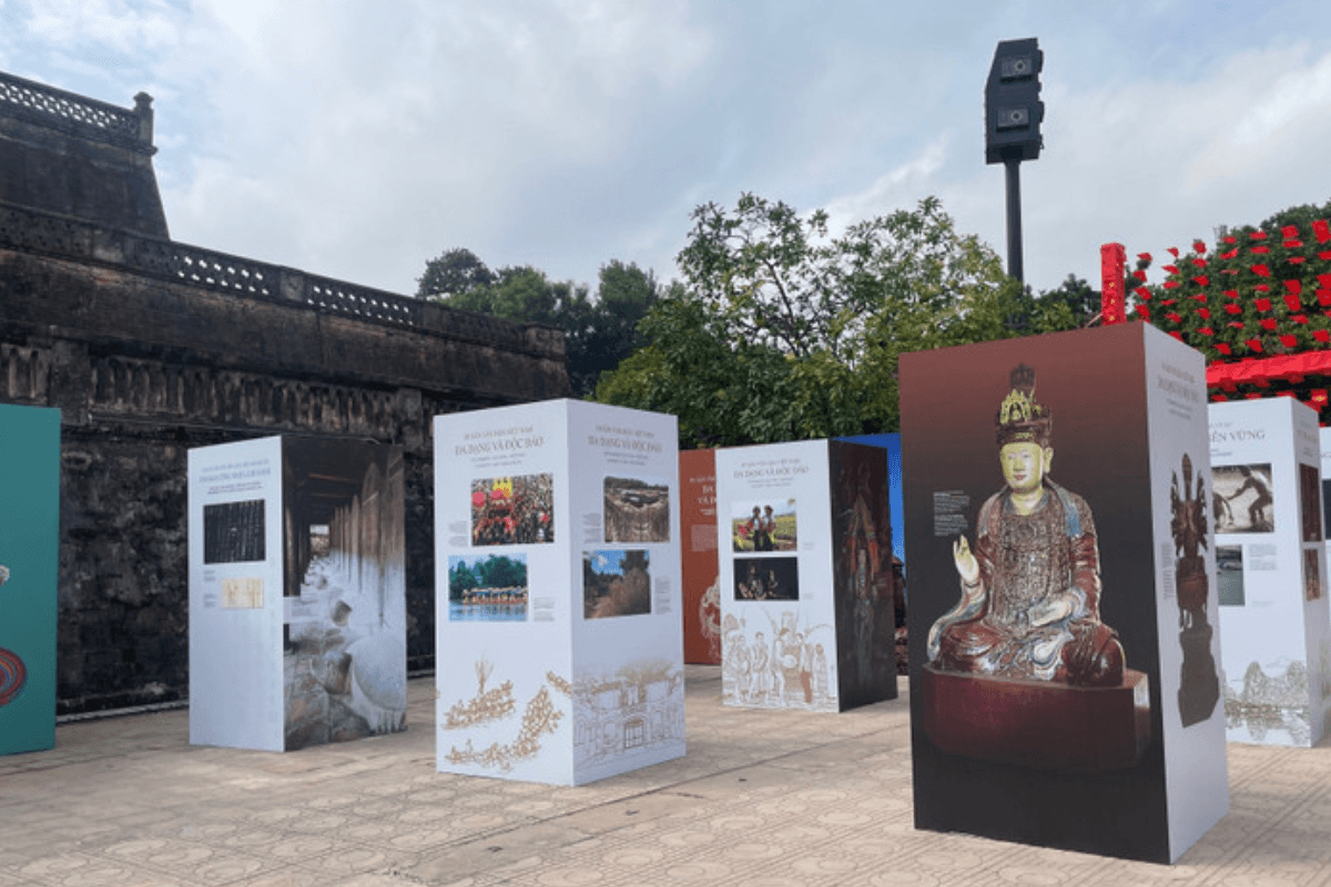 trung-bay-dien-ra-tai-khu-trung-tam-hoang-thanh-thang-long.png