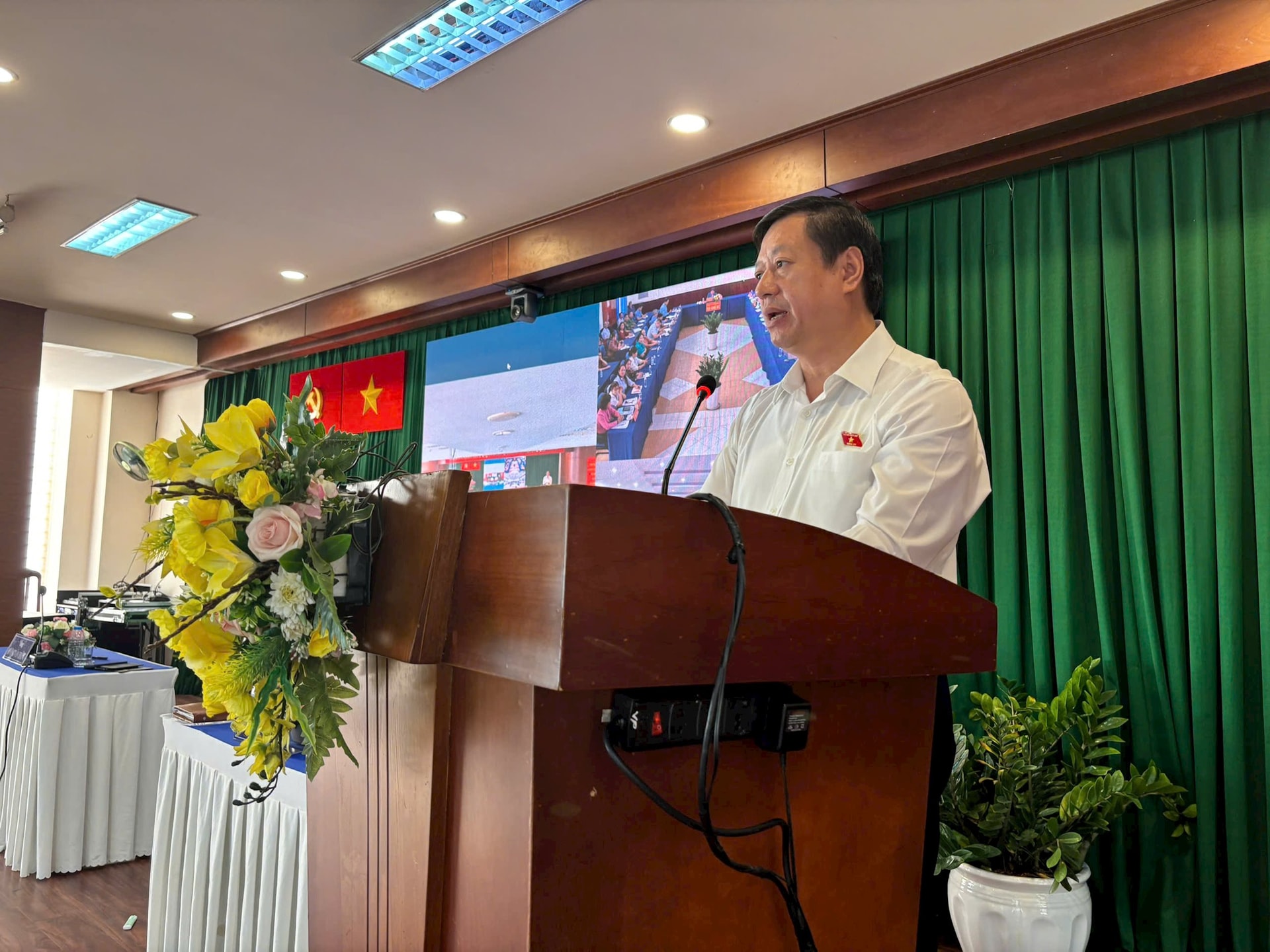 Phó Chánh án TANDTC Dương Văn Thăng tiếp xúc cử tri sau kỳ họp thứ 10, Quốc hội khóa XV