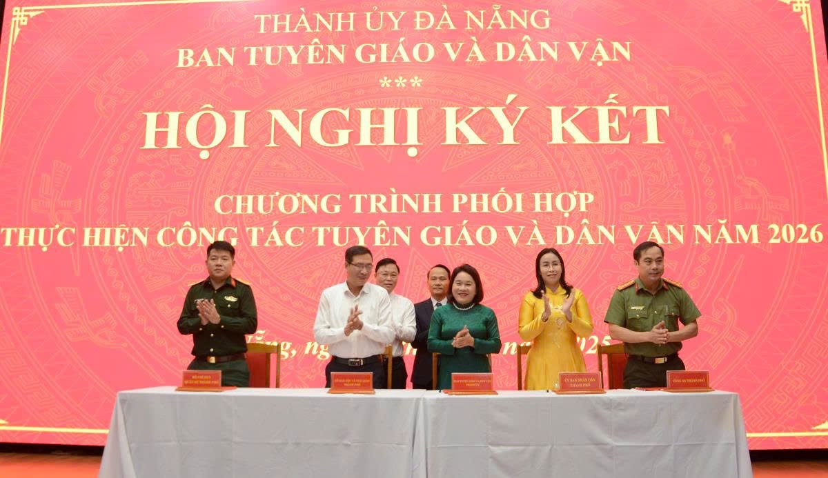 24-12-tuyen-giao12.jpg