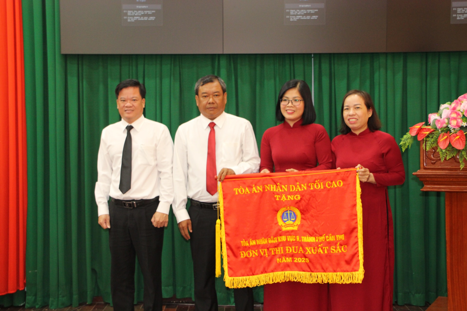 khen-thuong-2.jpg