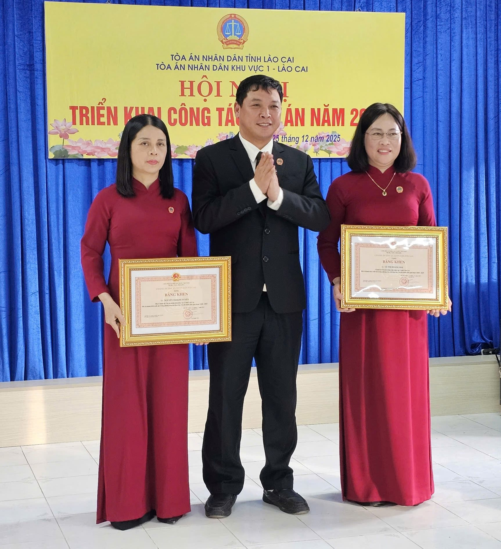 bang-khen.jpg