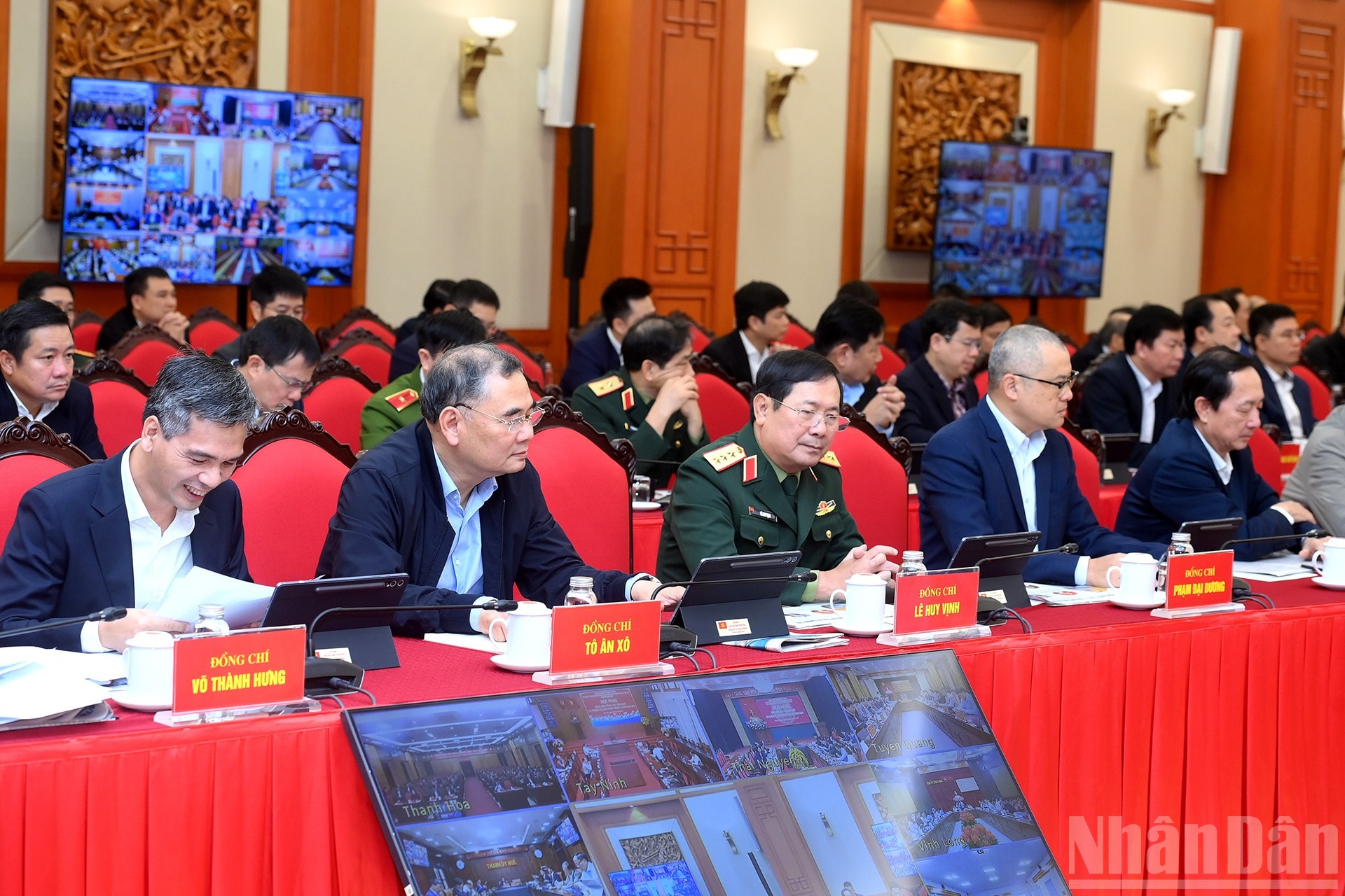 ndo_br_a8-bnd-3866.jpg