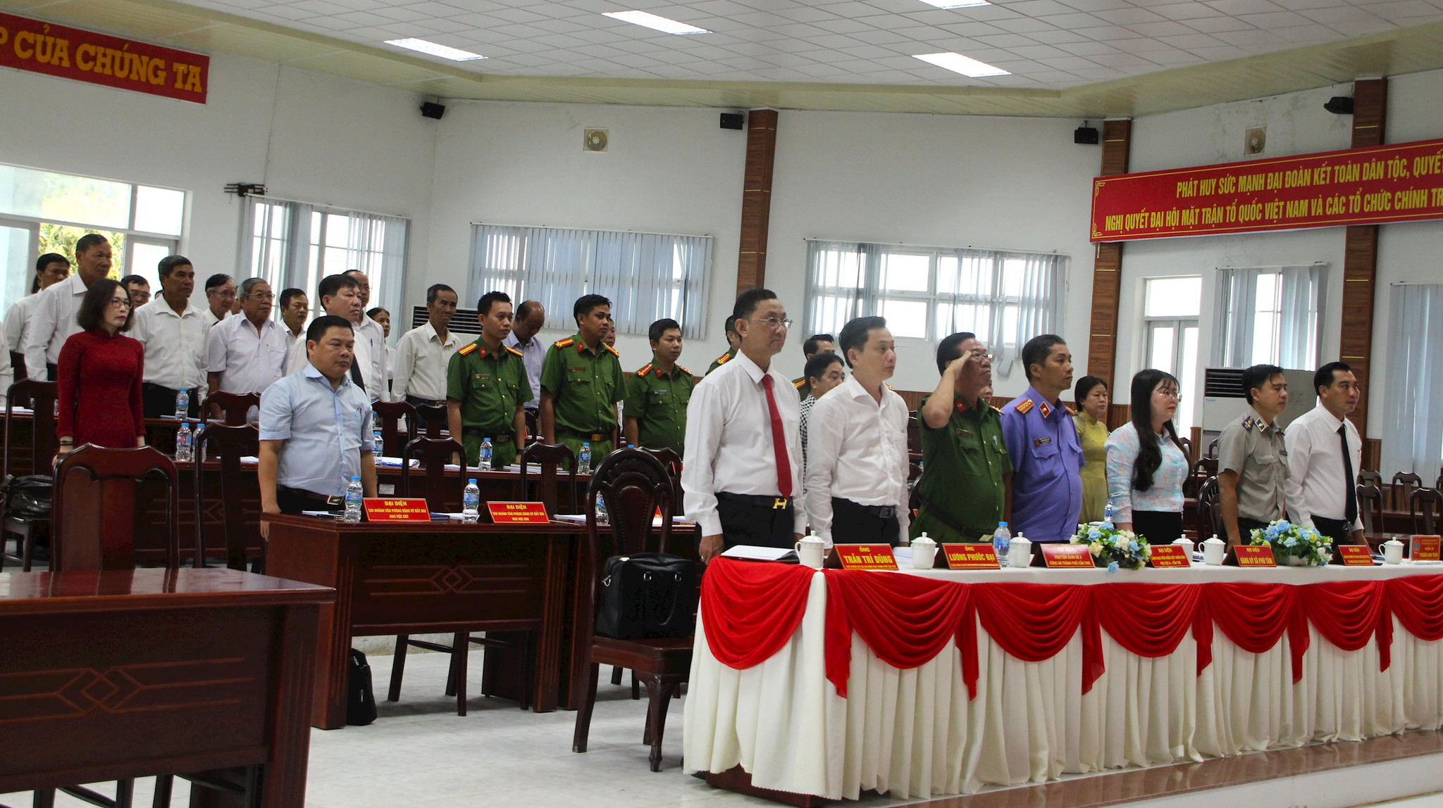 dai-bieu-1.jpg