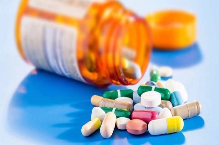 Bé gái 14 tuổi suýt nguy kịch vì tự uống paracetamol quá liều