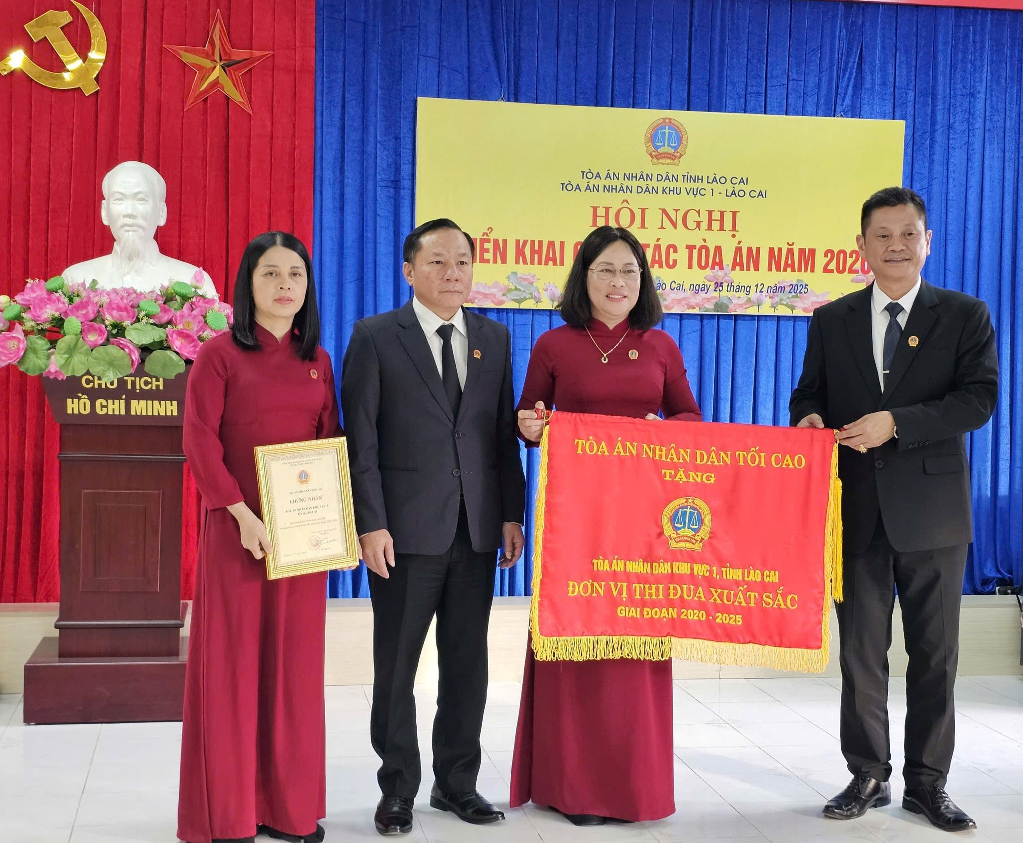 nhan-co.jpg