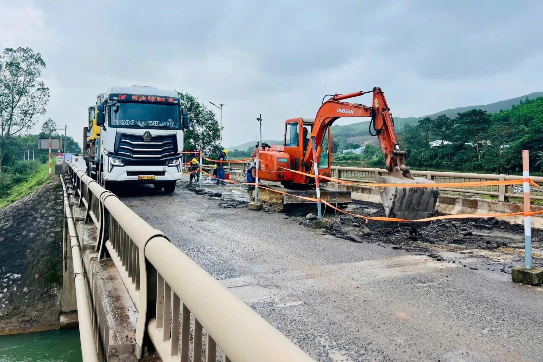 Điều chỉnh lưu thông qua cầu Khe Đá trong thời gian sửa chữa