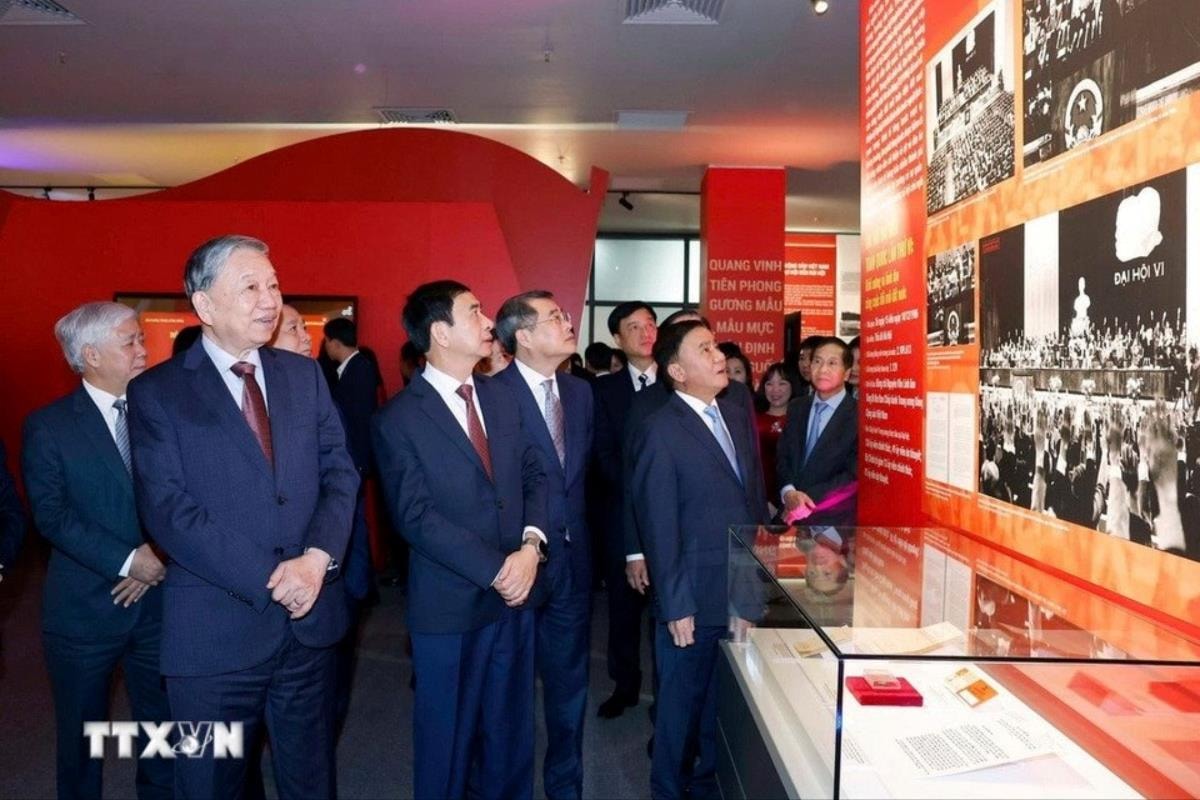 Tổng Bí thư dự khai mạc triển lãm Đảng Cộng sản Việt Nam từ Đại hội đến Đại hội
