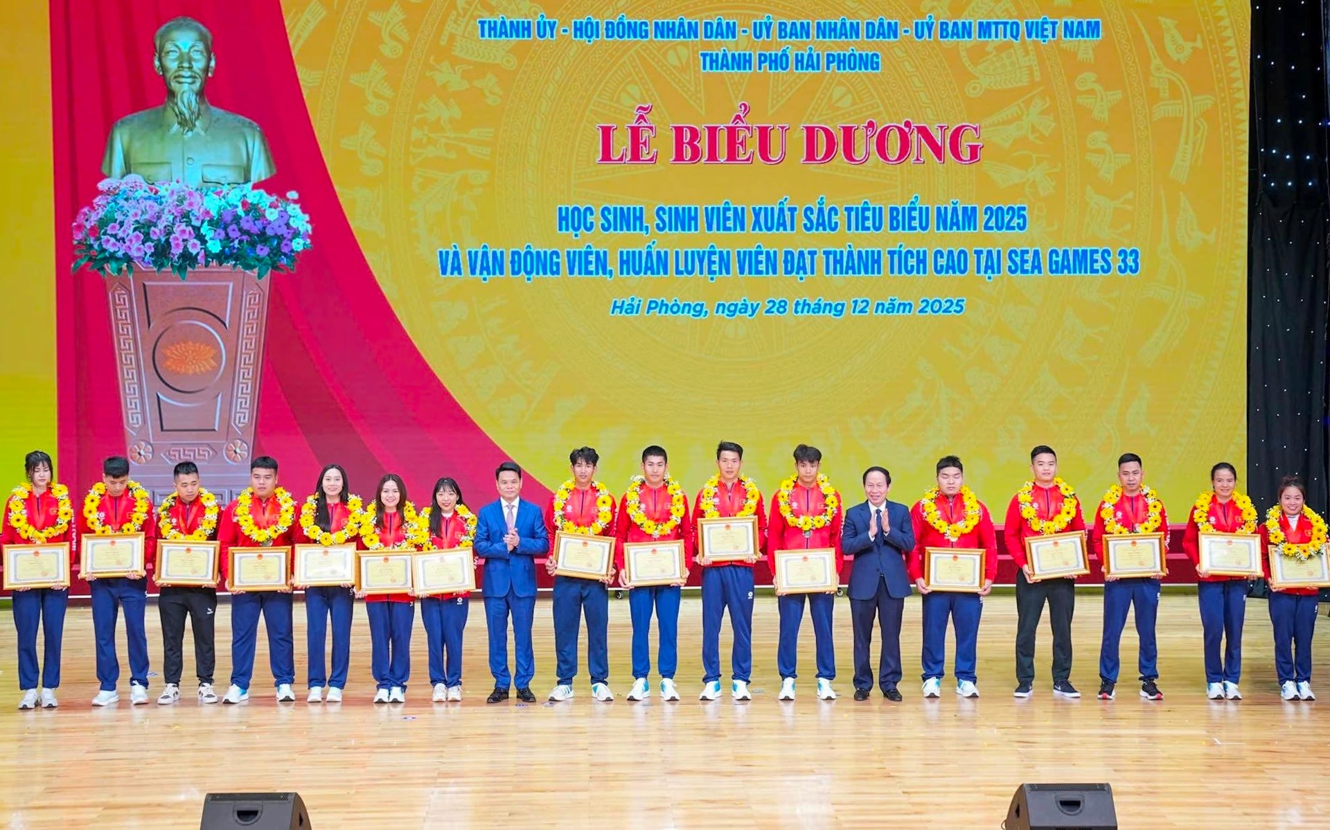 Hải Phòng biểu dương 266 học sinh, sinh viên, vận động viên tiêu biểu