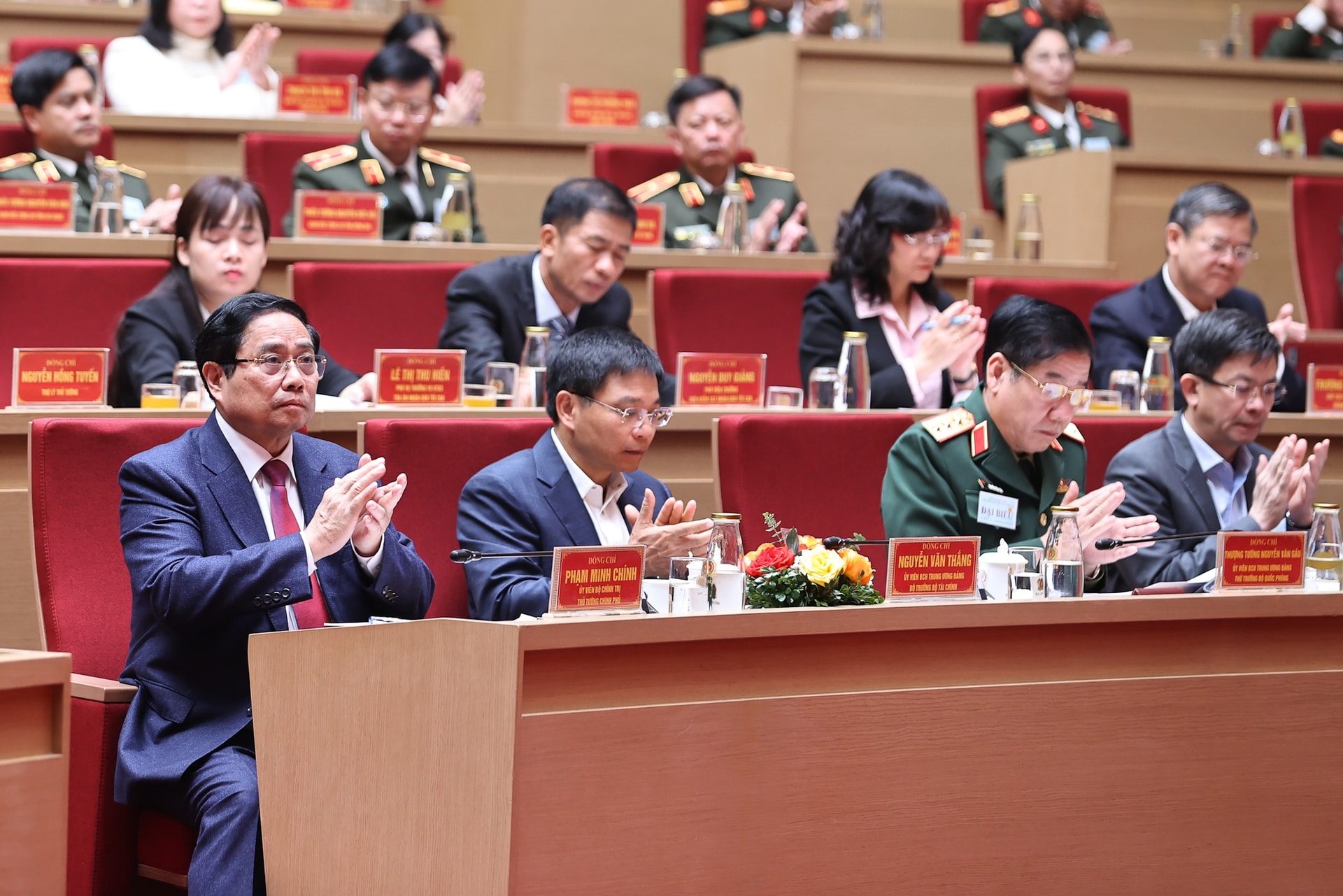 Thủ tướng: Kết hợp chặt chẽ giữa phát triển KTXH với bảo đảm quốc phòng, an ninh vùng ĐBSCL- Ảnh 2.