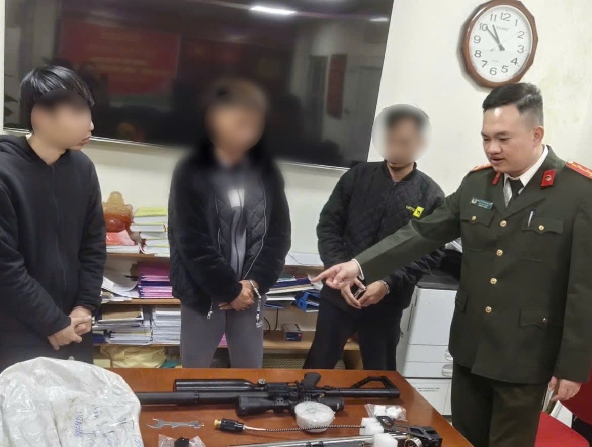 Rao bán súng quân dụng công khai trên mạng xã hội