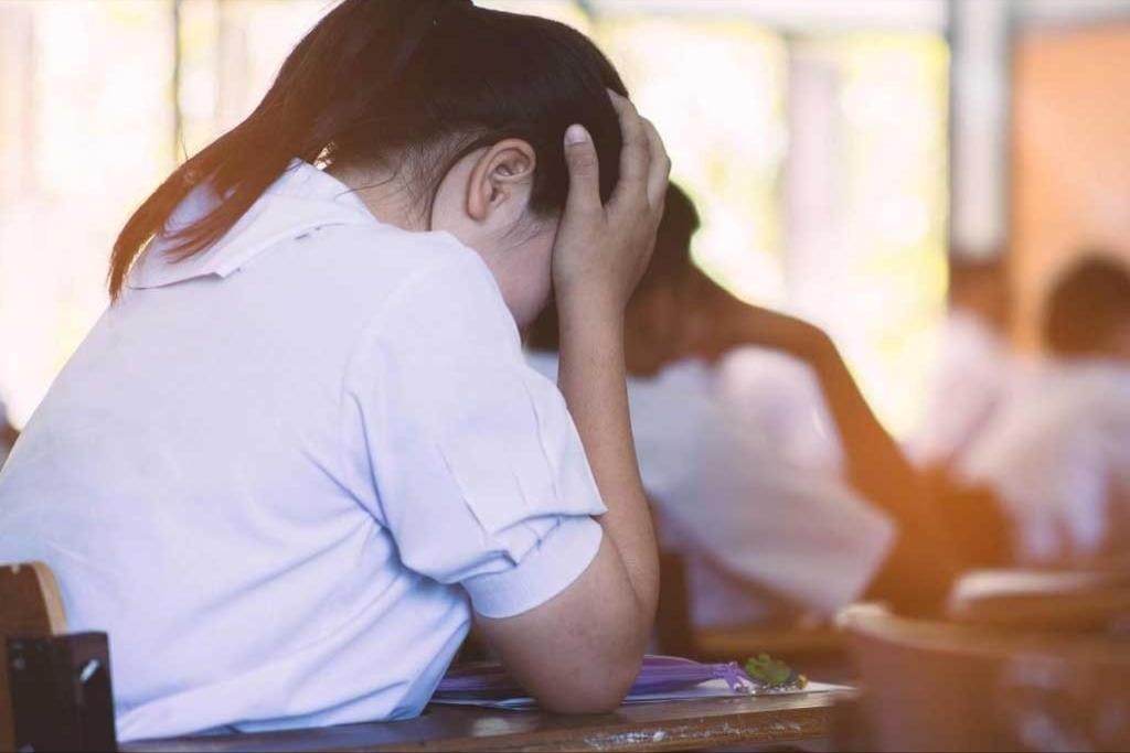 Nam giáo viên ở Hà Tĩnh bị tố có hành vi không chuẩn mực với nữ học sinh