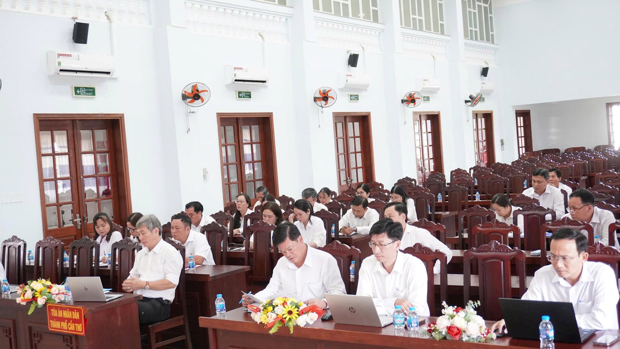 cac-dai-bieu.jpg