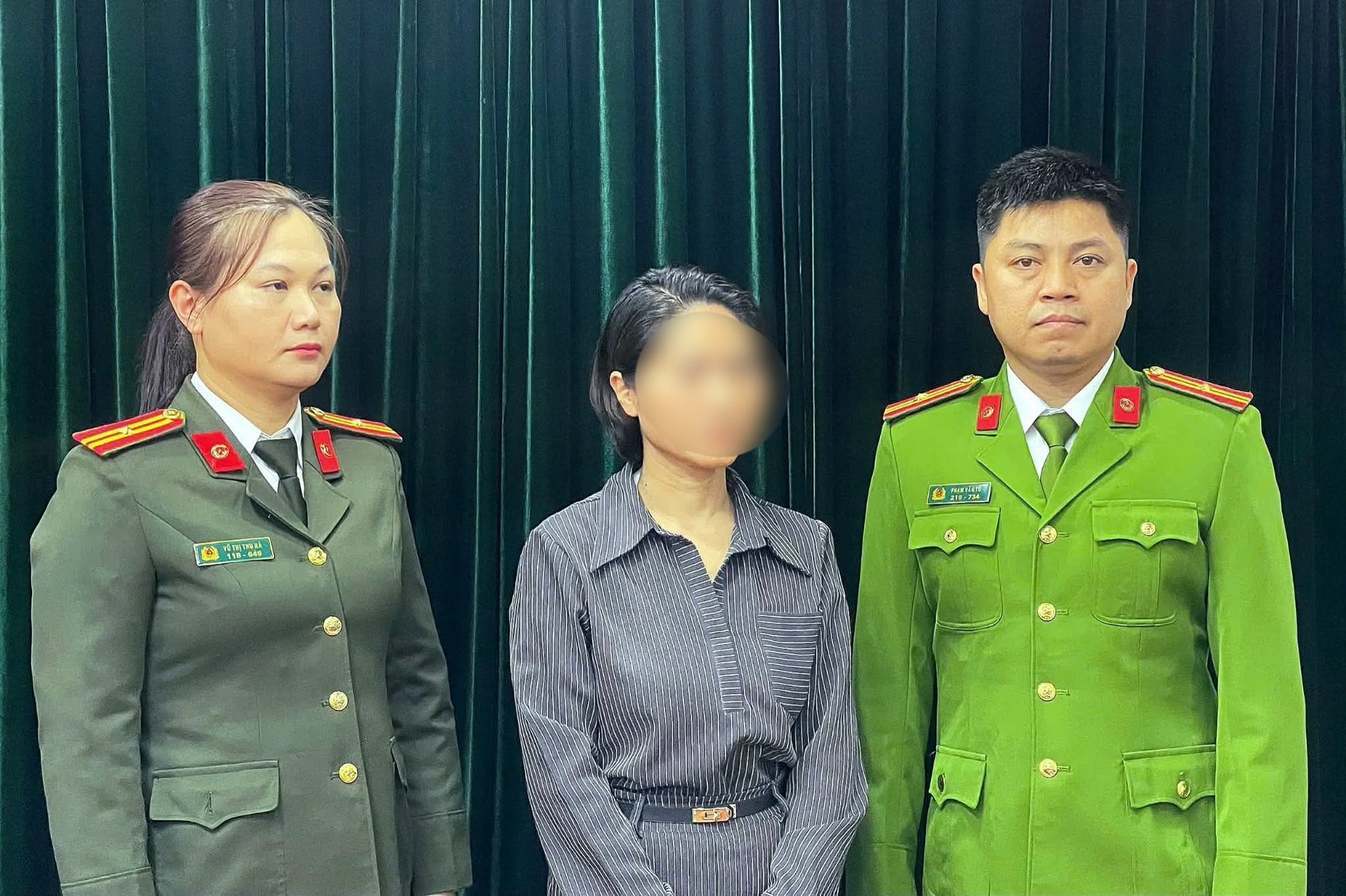 Bắt Giám đốc Công ty tổ chức show 'Về đây bốn cánh chim trời'