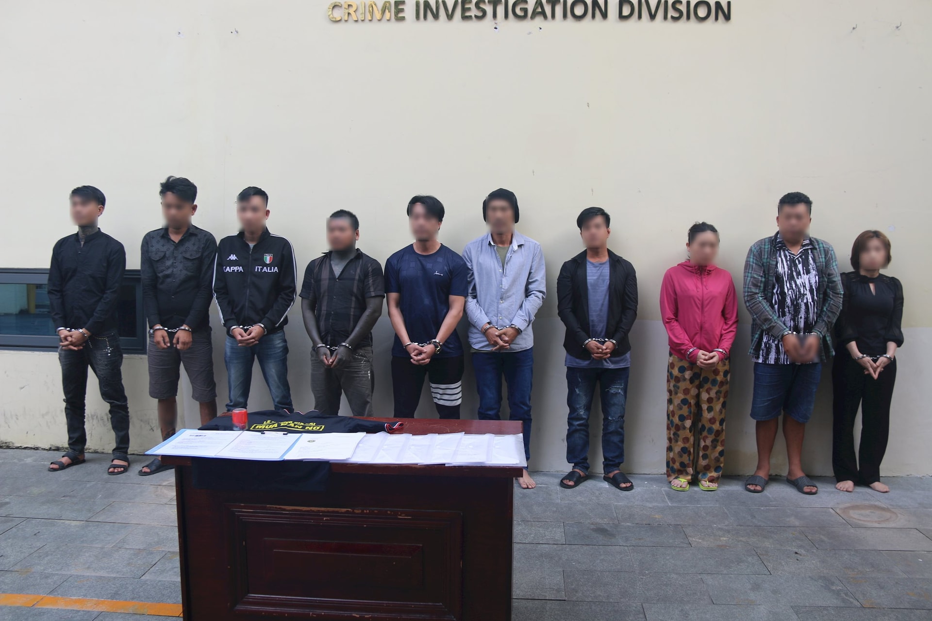 nhom-doi-tuong-cong-ty-le-phong-va-nhom-do-duc-cam-dau-1-.jpg