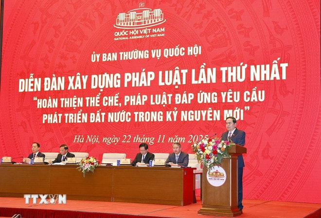 ttxvn-dien-dan-xay-dung-phap-luat-lan-thu-nhat-1.jpg