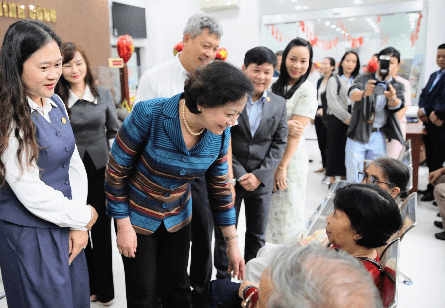 Cách mạng tinh gọn bộ máy, vận hành chính quyền địa phương hai cấp: Dấu ấn cải cách lịch sử- Ảnh 6. Cách mạng tinh gọn bộ máy, vận hành chính quyền địa phương hai cấp: Dấu ấn cải cách lịch sử- Ảnh 6.