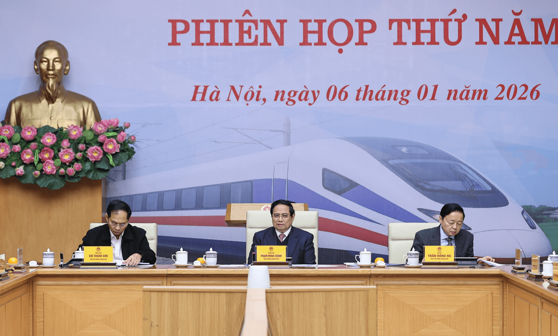 Thủ tướng: Khẩn trương đề xuất công nghệ, hình thức đầu tư với đường sắt tốc độ cao Bắc – Nam- Ảnh 5. Thủ tướng: Khẩn trương đề xuất công nghệ, hình thức đầu tư với đường sắt tốc độ cao Bắc – Nam- Ảnh 5.