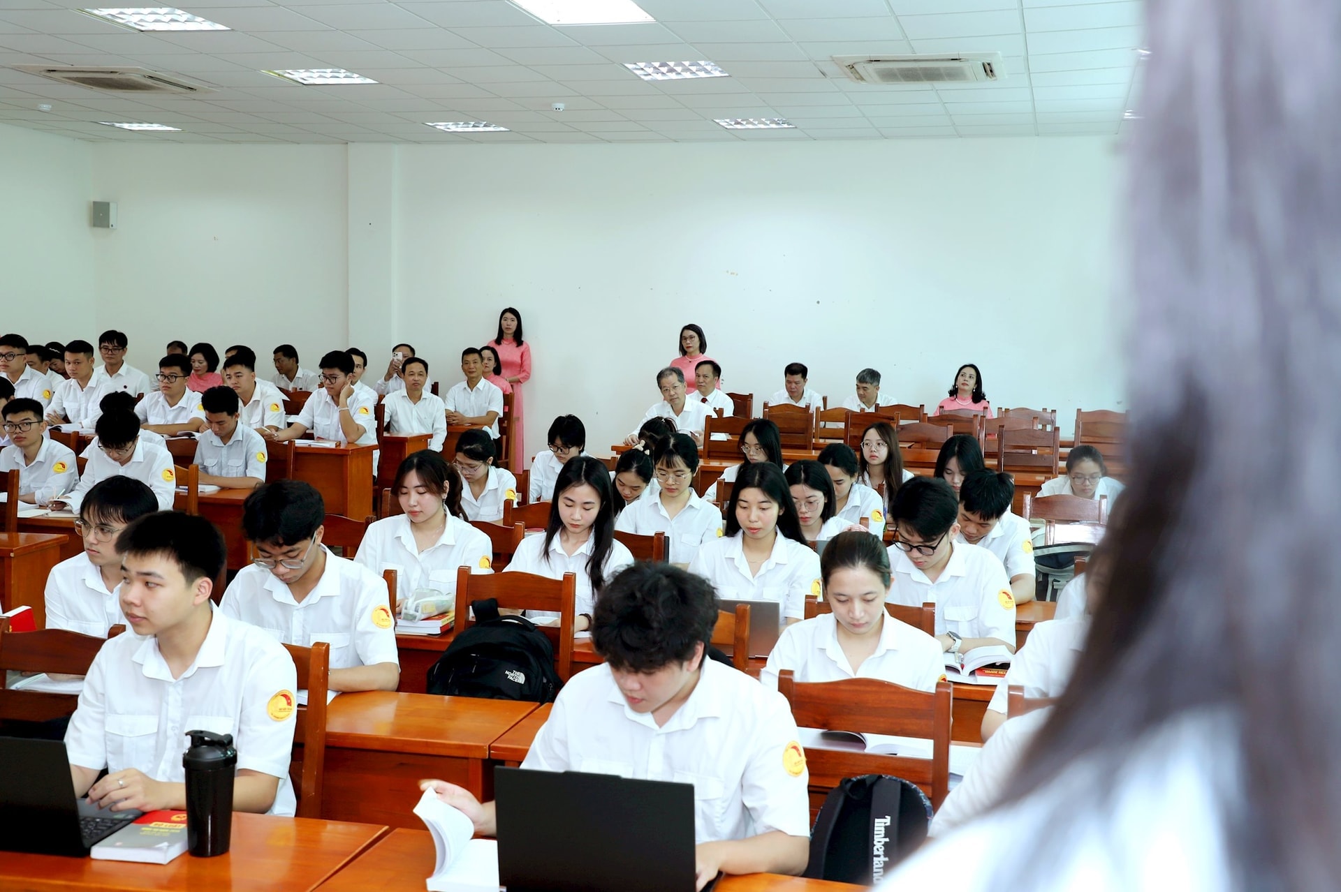 ca-tham-lam-viec-hvta-3-.jpg