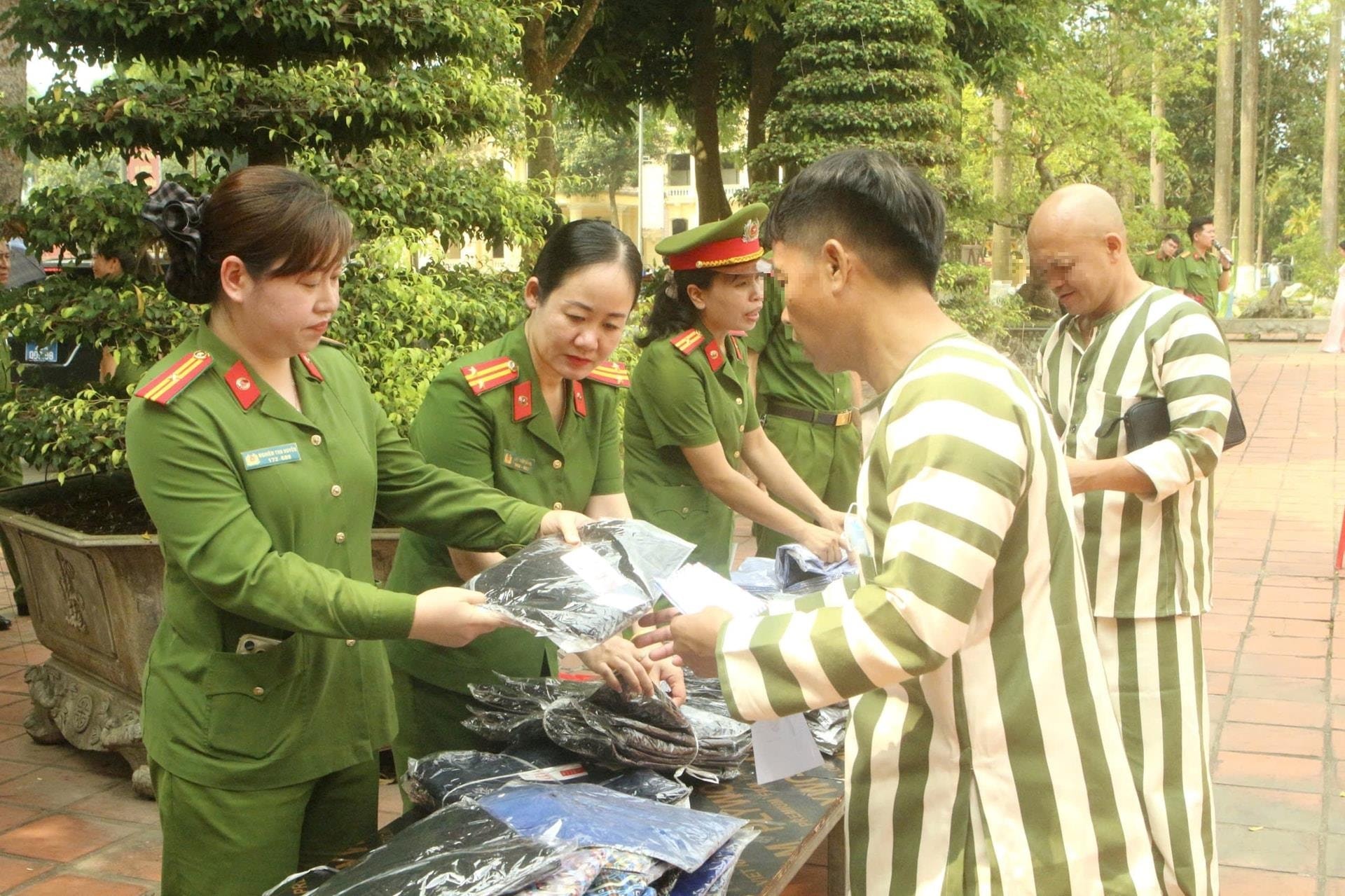 phu-son-5-(1).jpg