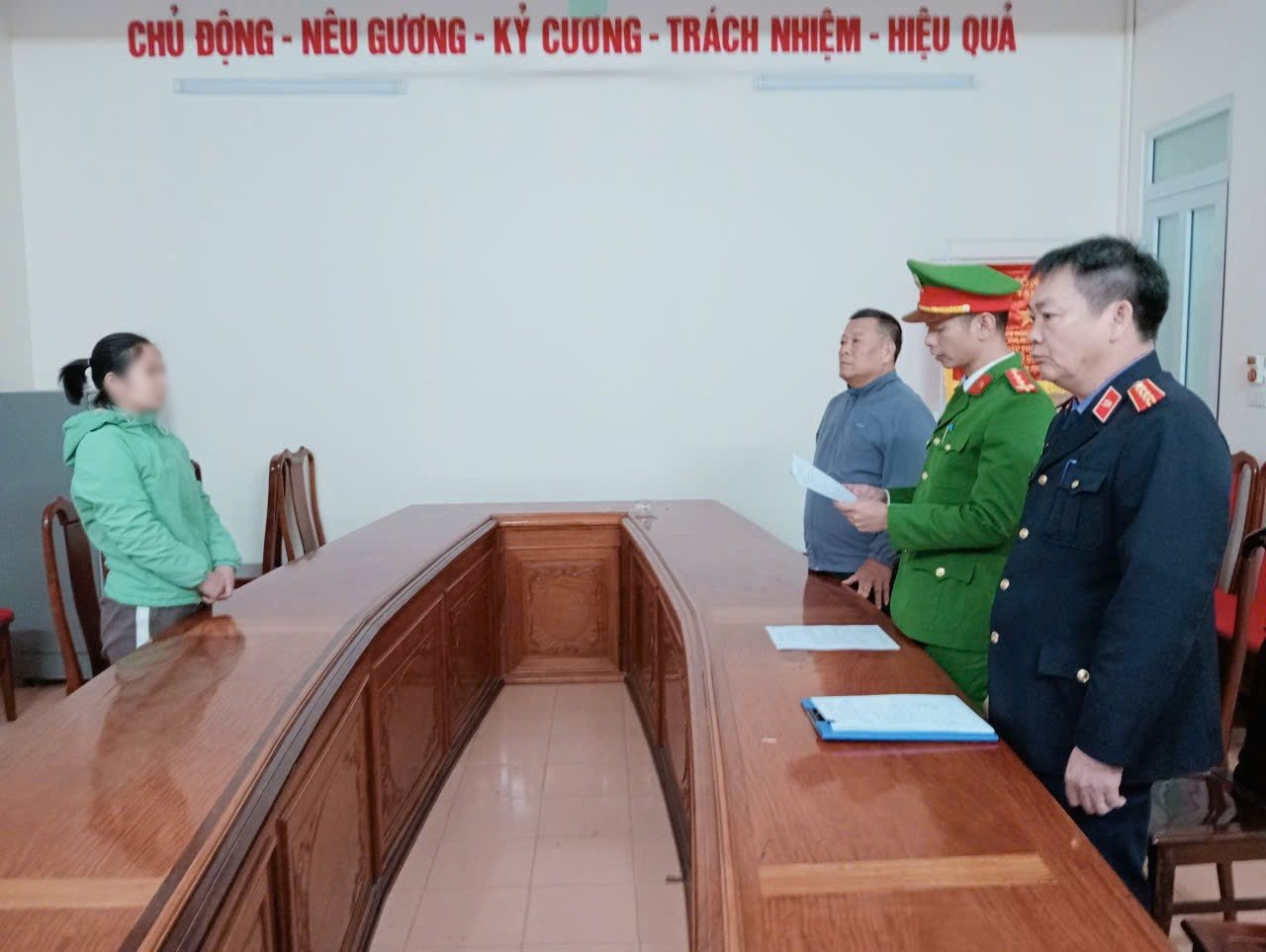 van_chuyen_vang_1.jpg