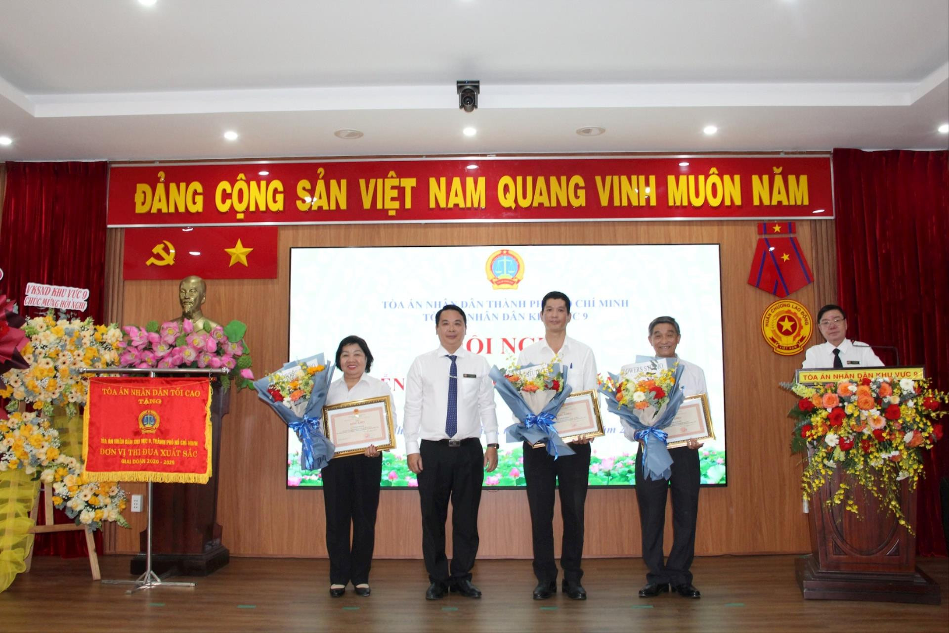 bang-khen-chanh-an-tc(1).jpg