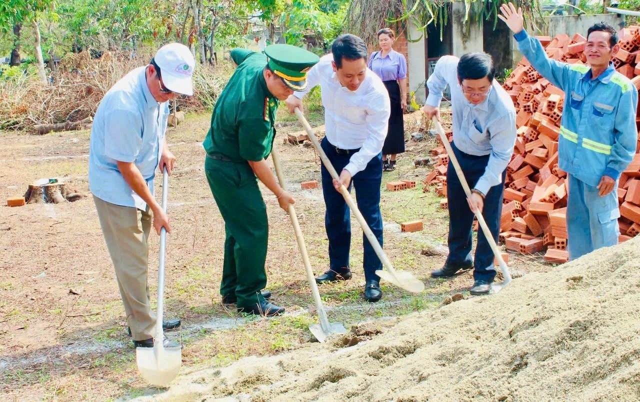 nhadaidoanket.jpg