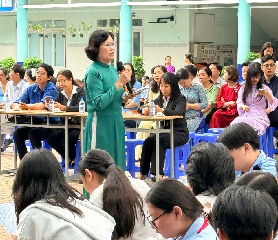 ba-huong-tu-van(1).jpg
